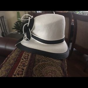 Kakyco Steeple Chase hat.  Wool and feathers